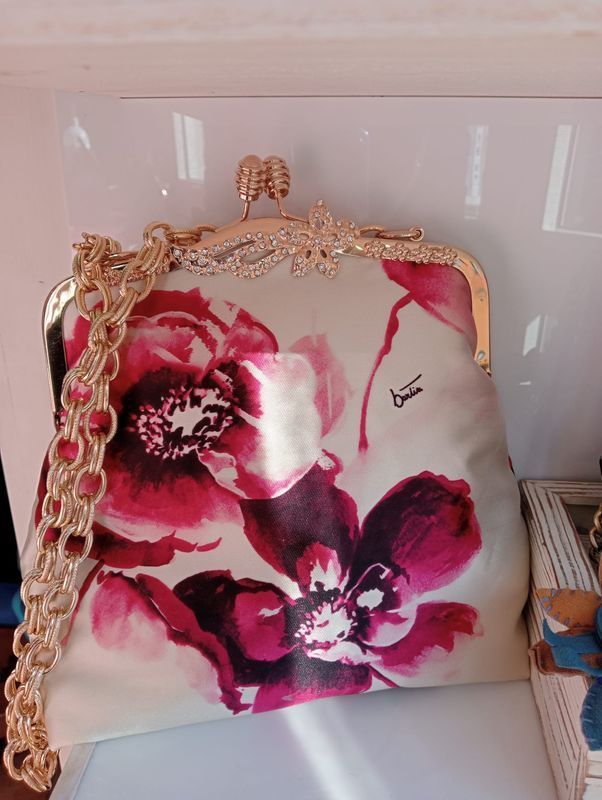 Realizzazione della sartoria Pizzi Pazzi