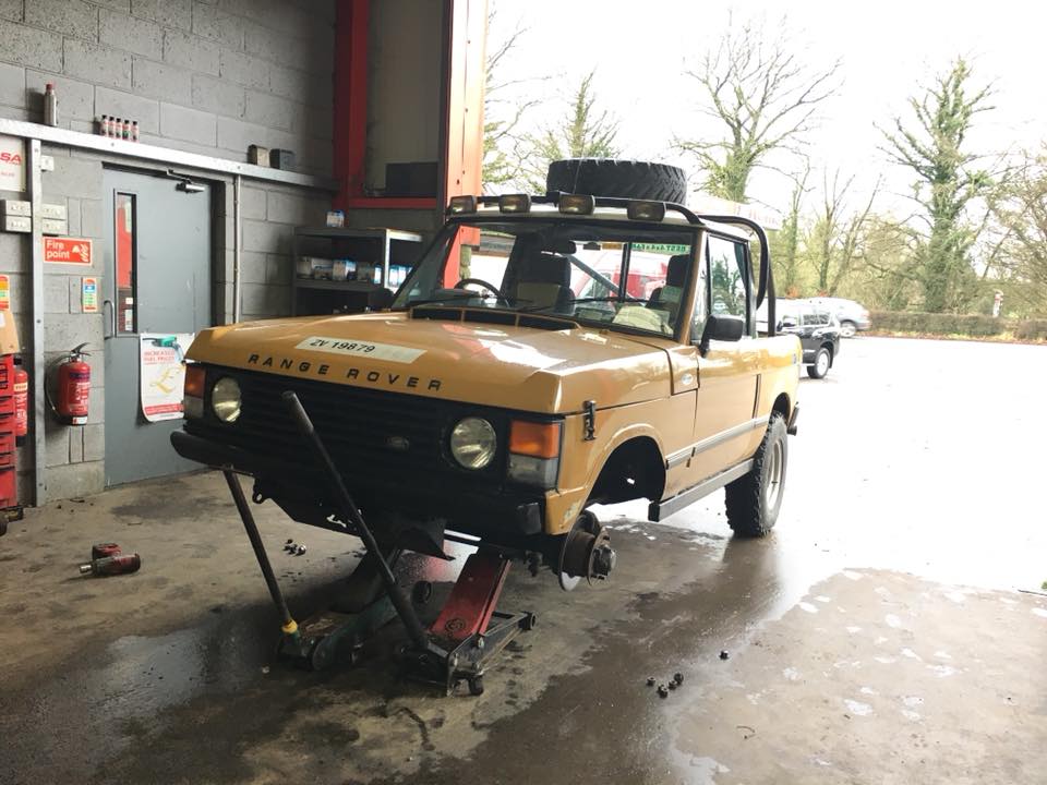 image of car getting tyre changed