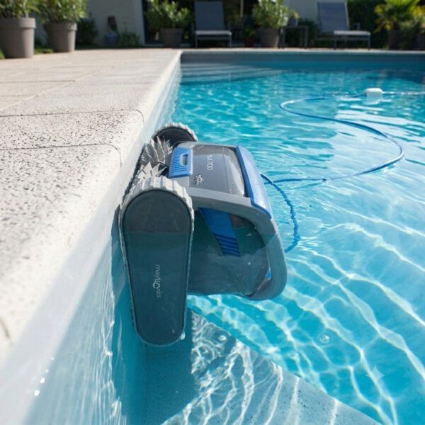 Dolphin M 700 Pool Cleaner