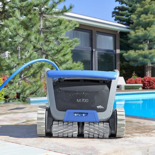 Dolphin M 700 Pool Cleaner
