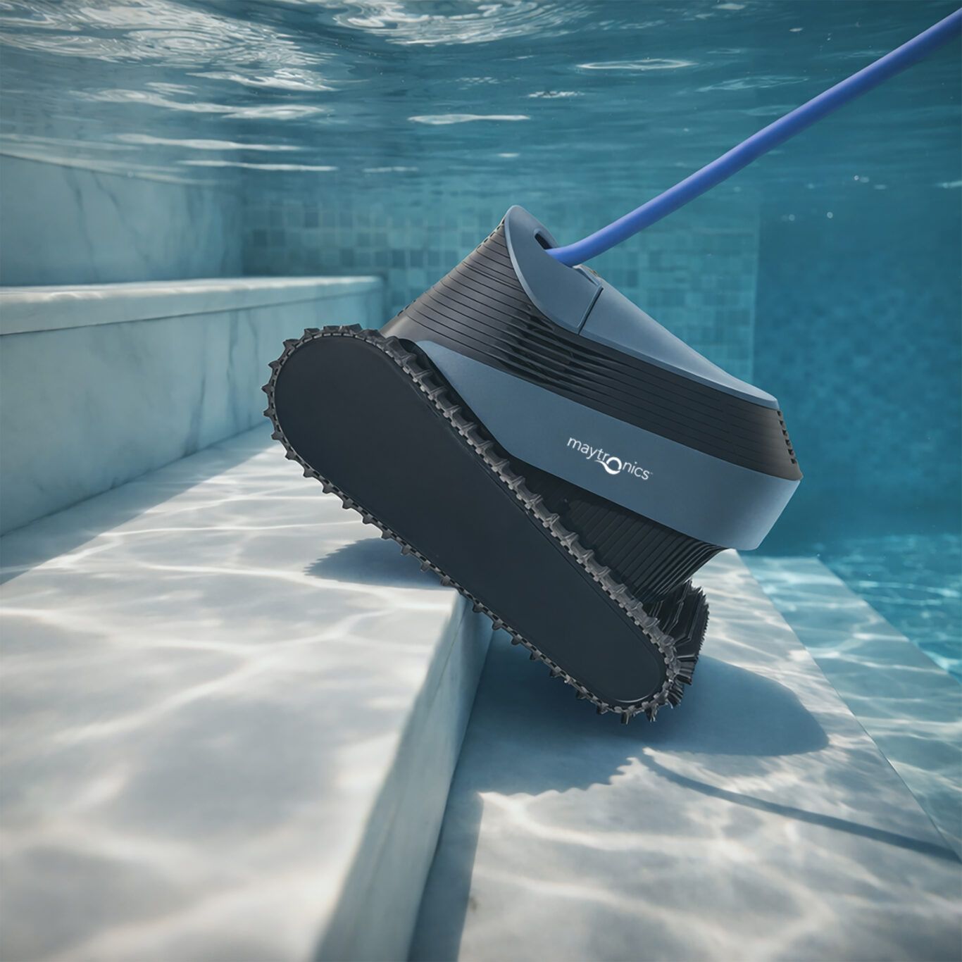 Dolphin S2000 Robot Pool Cleaner