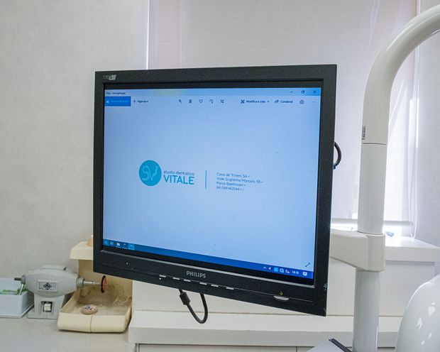 Studio dentistico Vitale in consulto