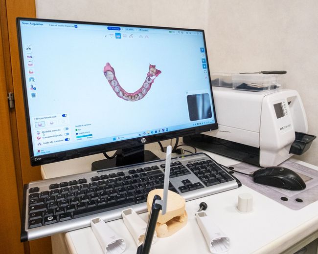 Studio dentistico Vitale in consulto