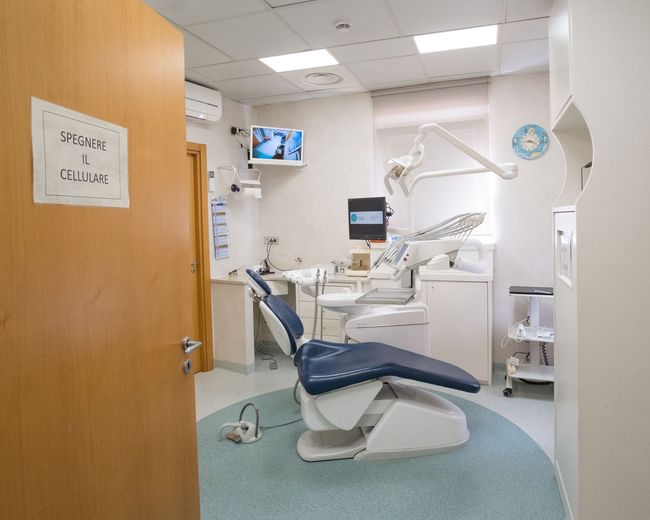 Studio dentistico Vitale in consulto