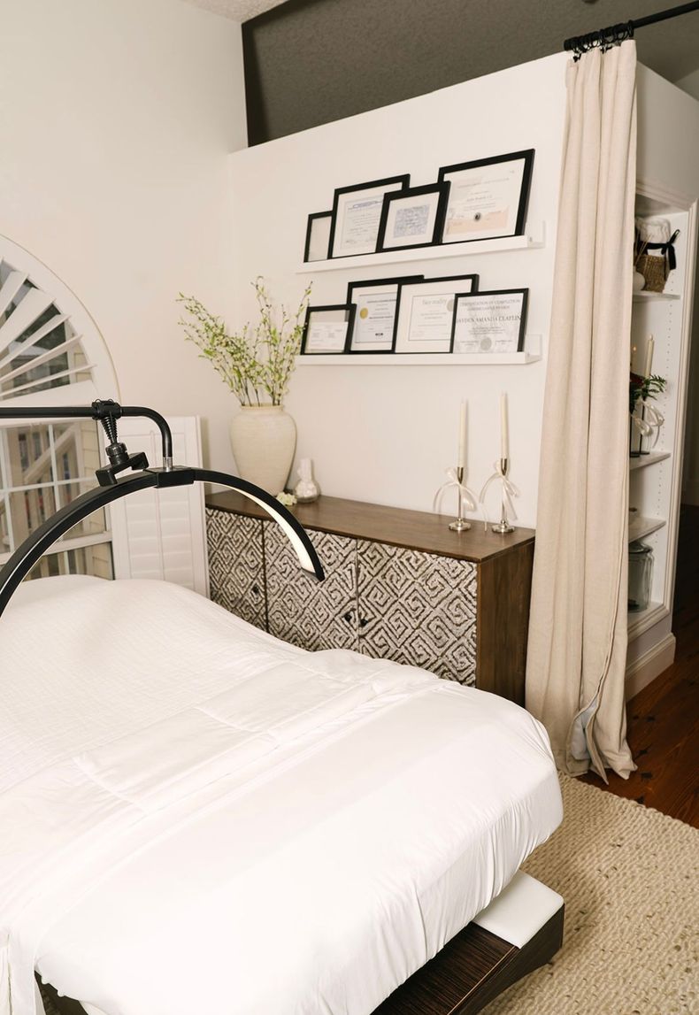 saint pearl esthetics treatment room