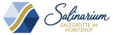Salinarium-Logo mit blauem Sechseck-Symbol und dem Text „SALZGROTTE IM MORITZHOF“ auf weißem Hintergrund
