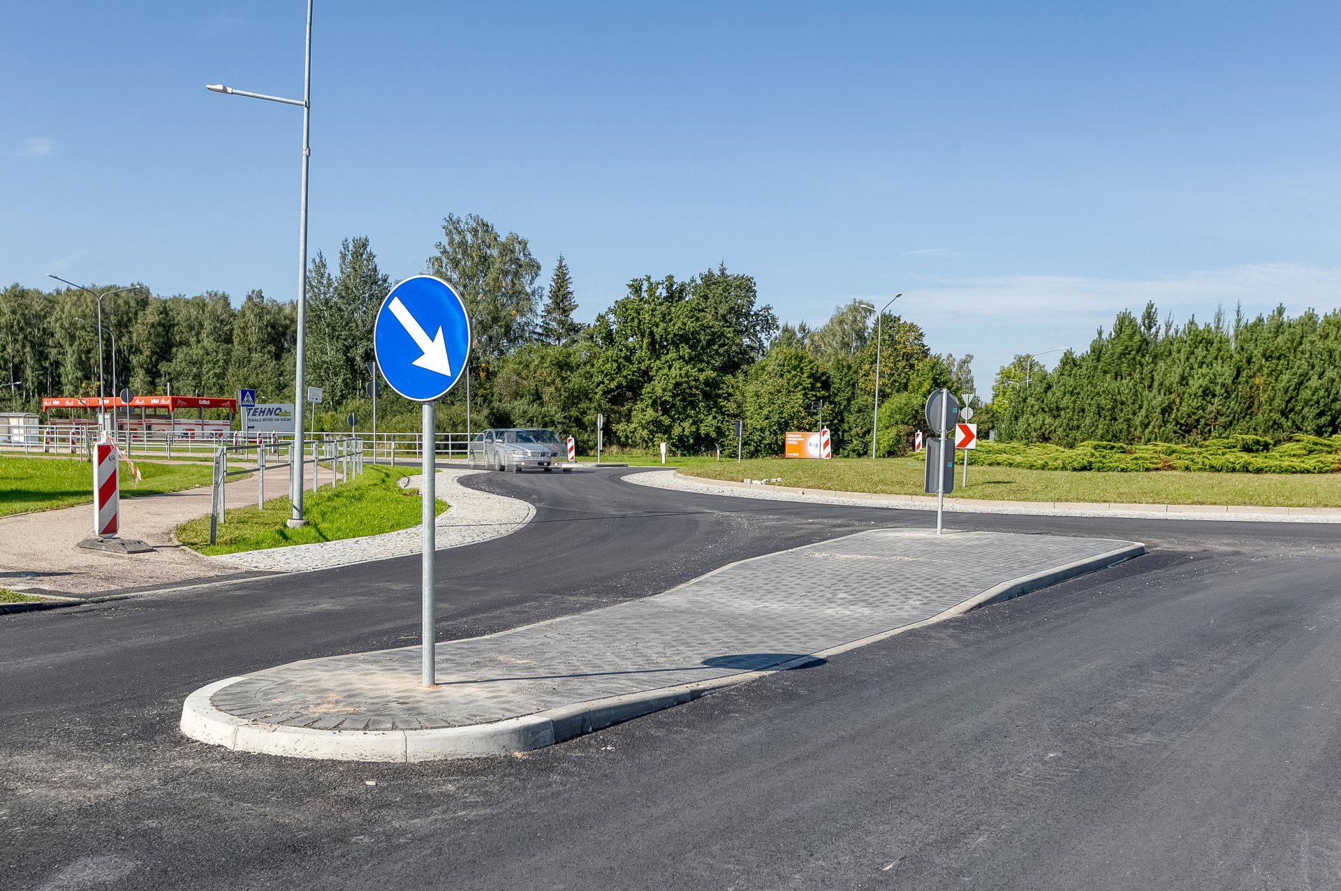 Rotācijas apļa un tā apgaismojuma pārbūvi Jaunceltnes un Gaismas ielas krustojumā, bilde 2