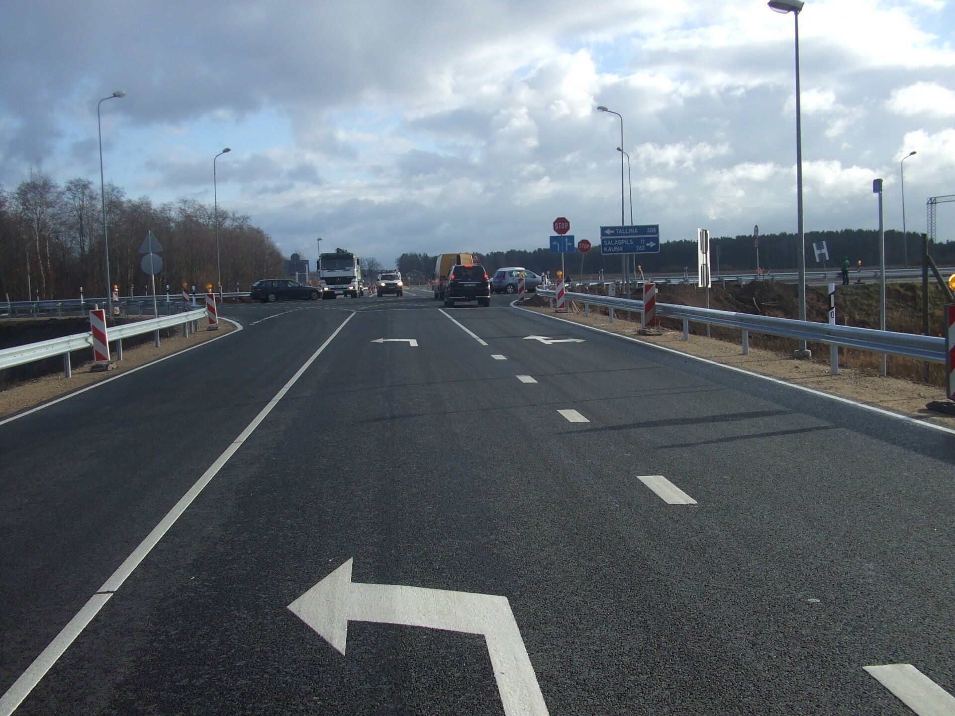 Reconstruction of the intersection of the state main highway A4 Riga (Baltezers - Saulkalne) and the intersection of the state regional highway P5 Ulbroka - Ogre 13.94 - 14.27 km