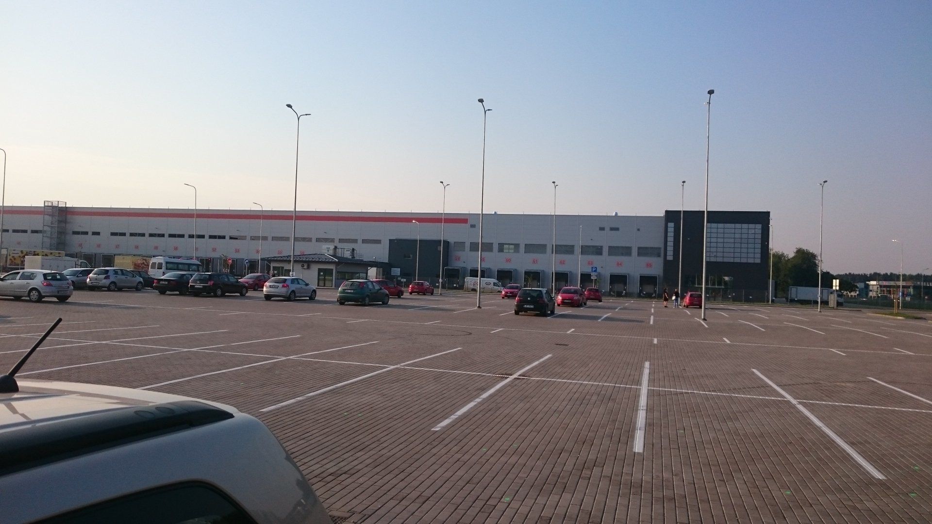 Logistics center 