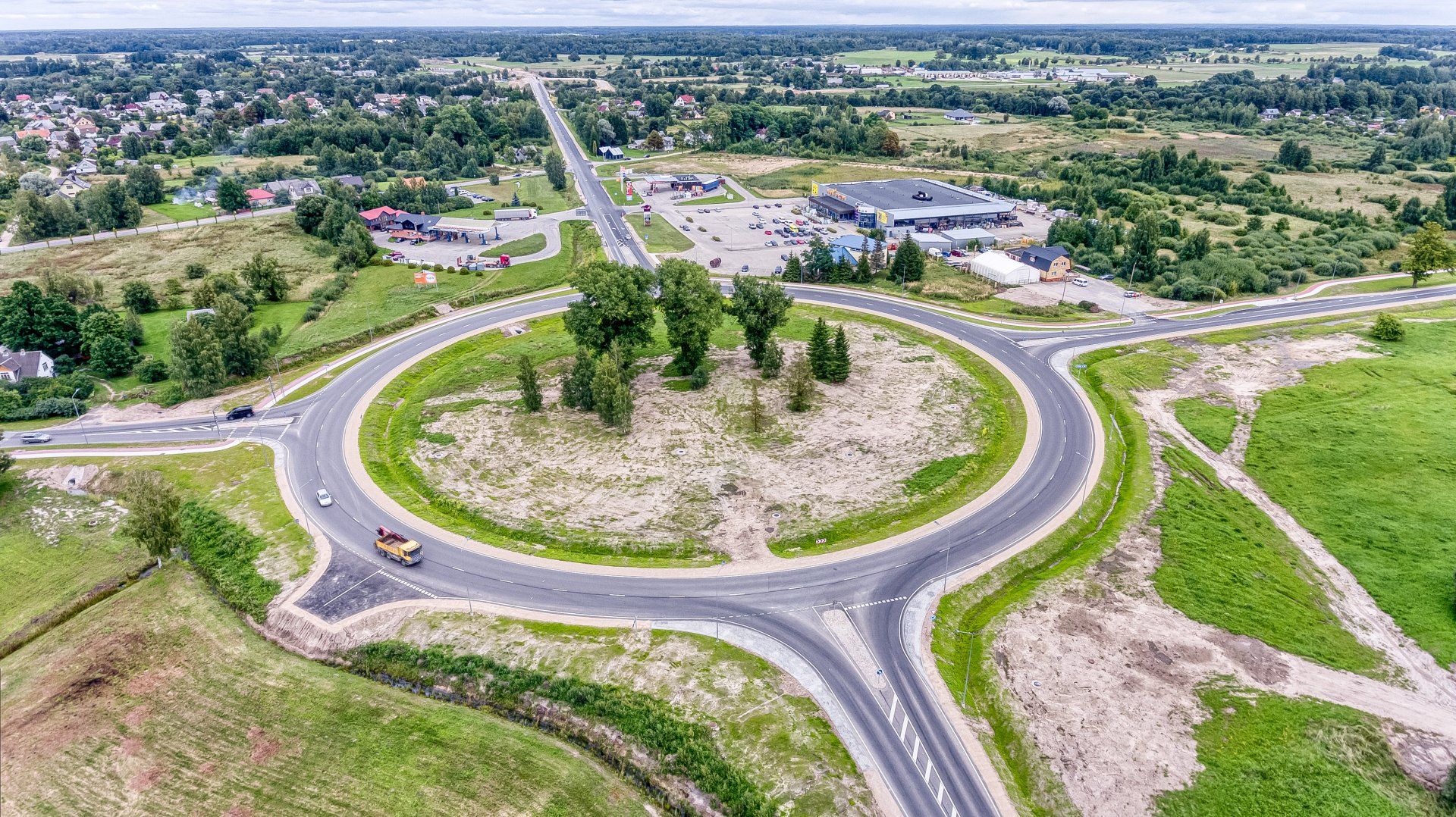 Renovation (reconstruction) of the motorway P116 Kuldīga - Skrunda - Embūte section km 2.33-6.84 and construction of a pedestrian and bicycle path along the motorway P116 Kuldīga - Skrunda - Embūte section km 2.63-3.81