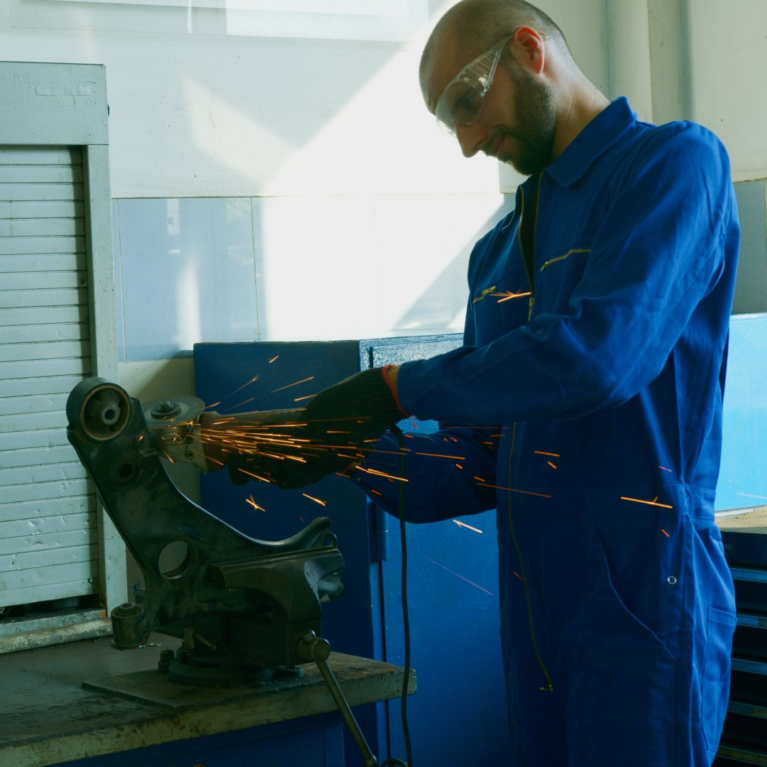 A grinder working