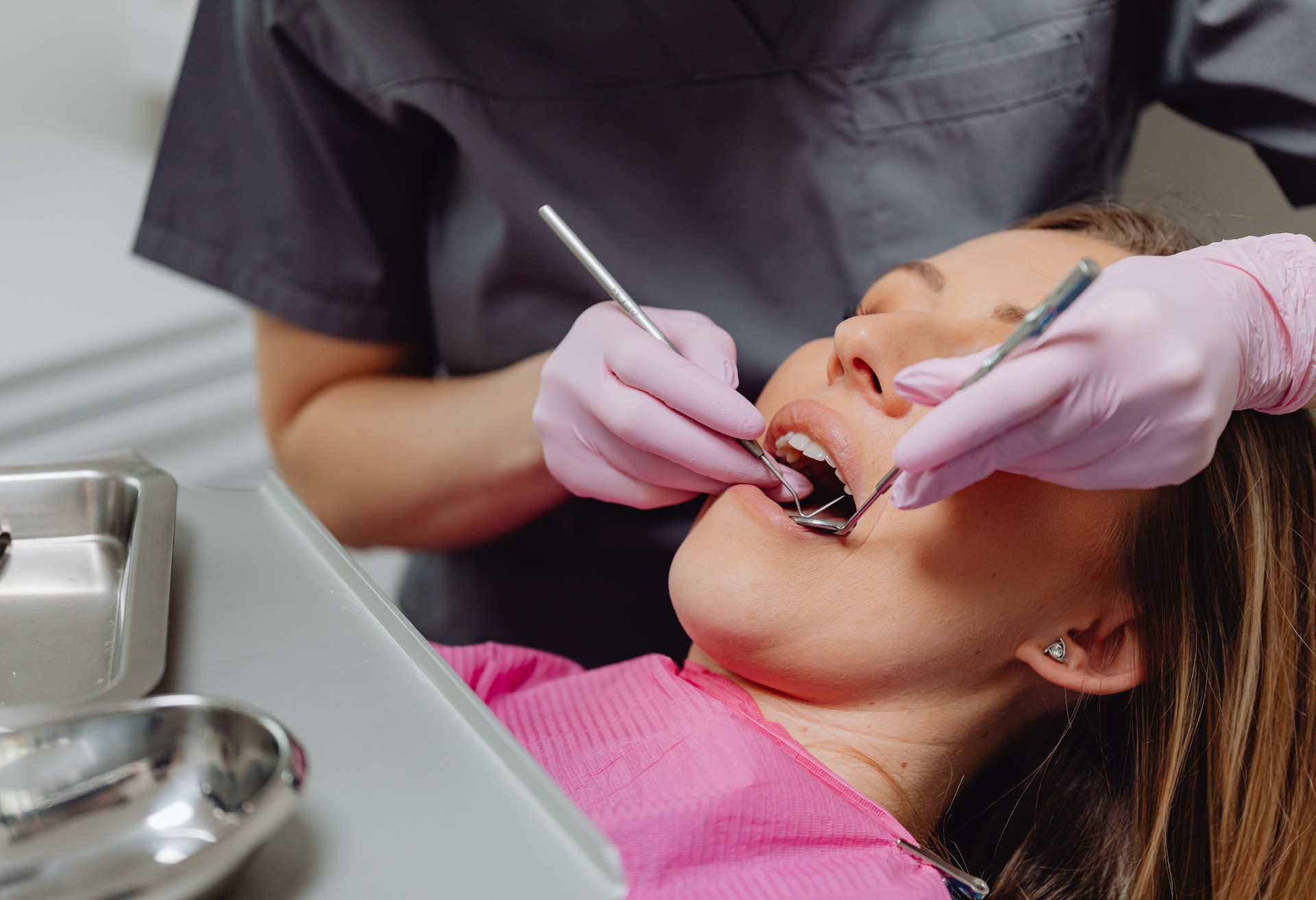 Tooth-colored dental filling