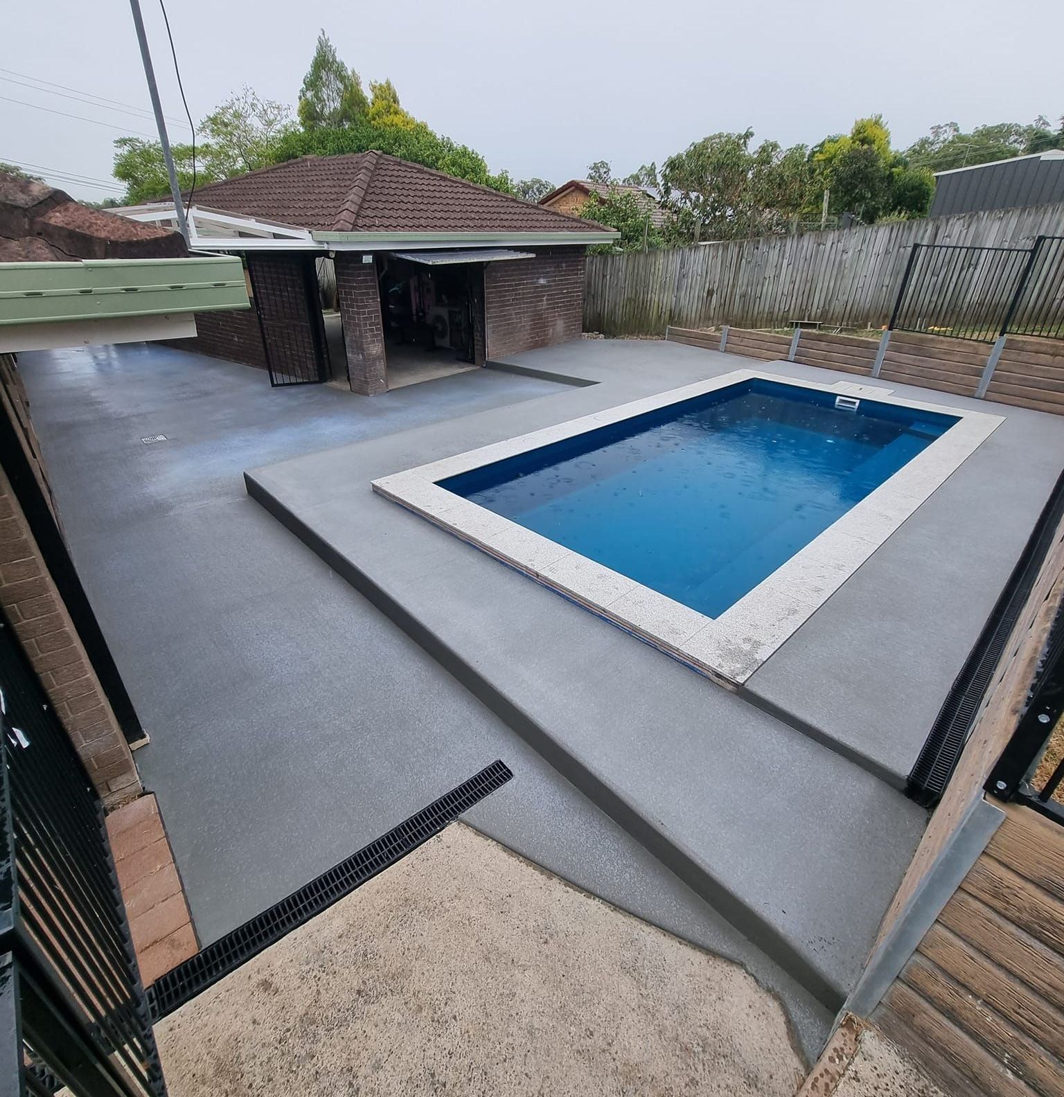 Tailored Concrete Pool Surround Solutions