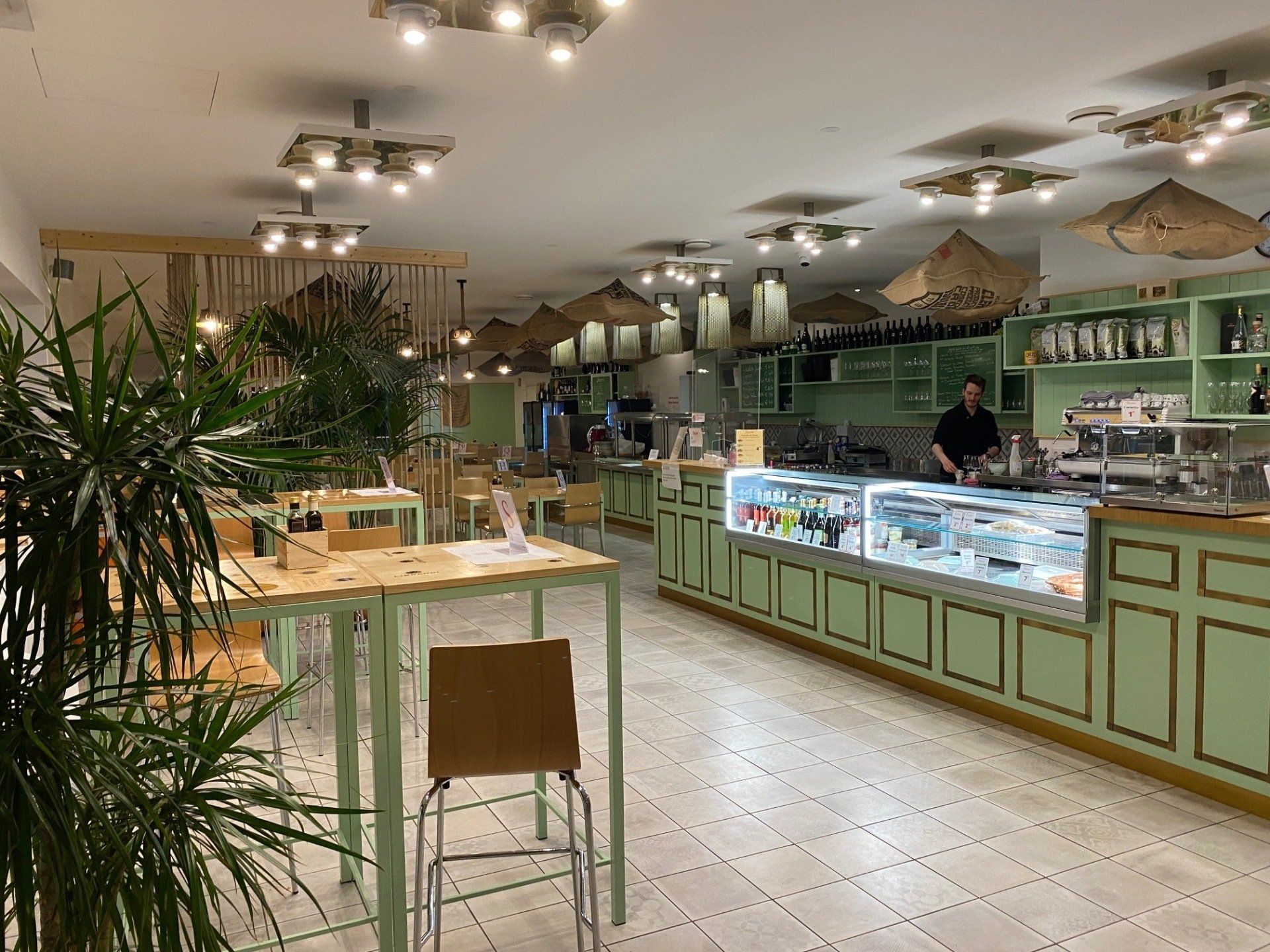 Bistro Emporio Bar
