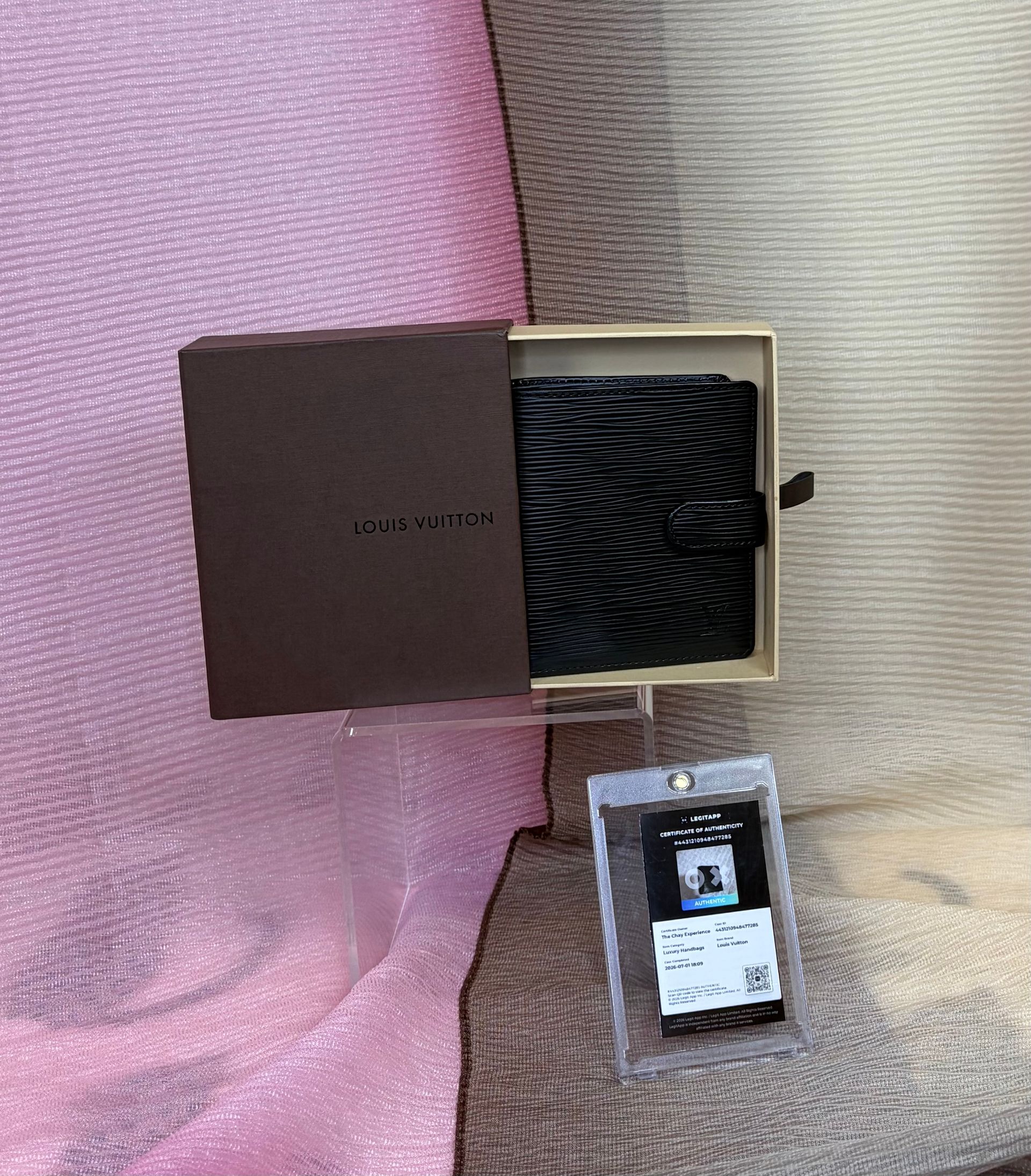 Louis Vuitton Epi Wallet-Excellent/Unused Condition W/Box and LegitApp COA