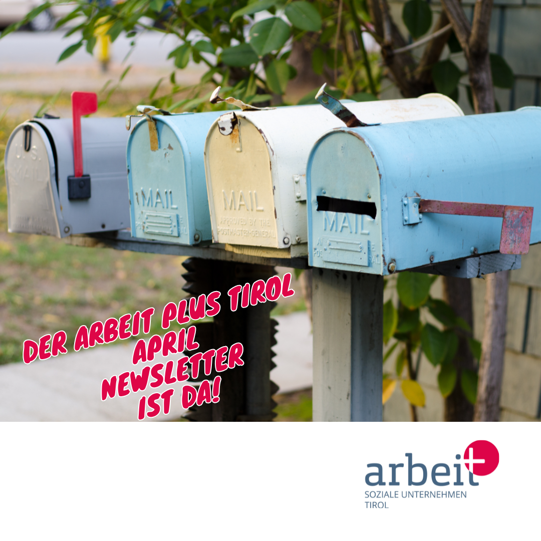 Eine Reihe von Postkästen und das arbeit plus Tirol Logo, Verweis auf den aktuellen Newsletter, Foto c canva.

