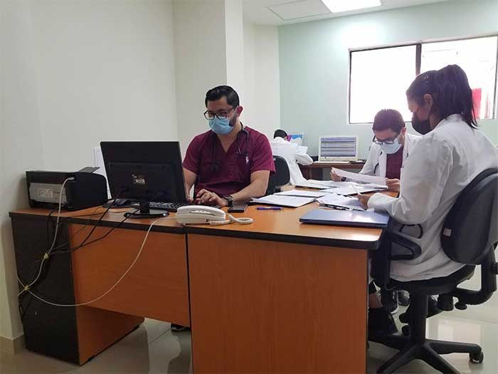 Staff Médico en Sanatorio de la Loma S.A.