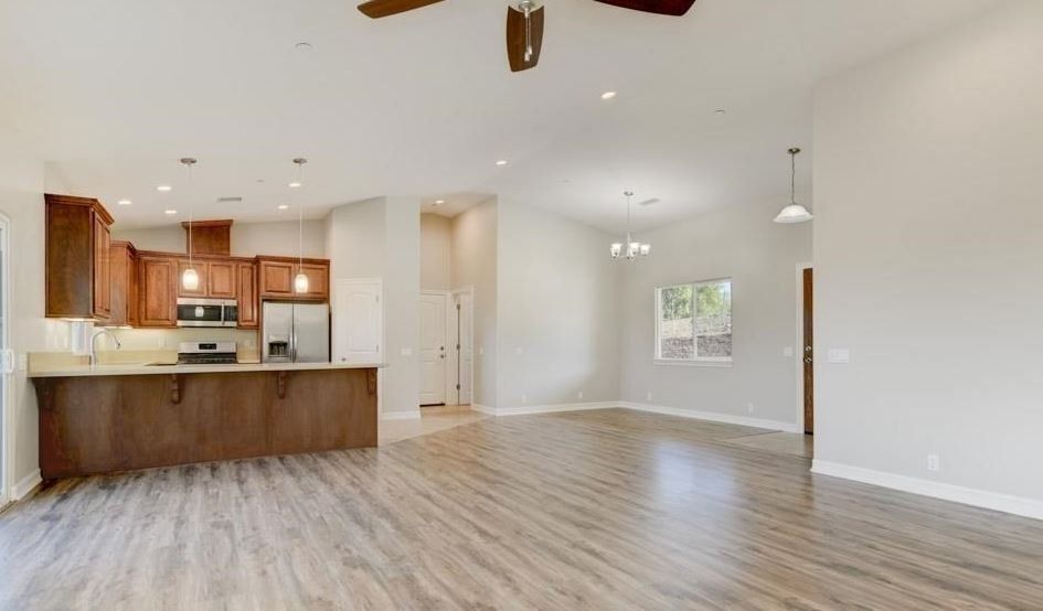 12543 Mirar de Valle Valley Center living room