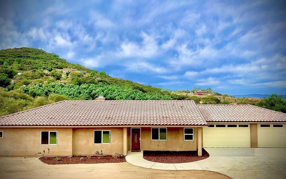 12543 Mirar de Valle Valley Center exterior front