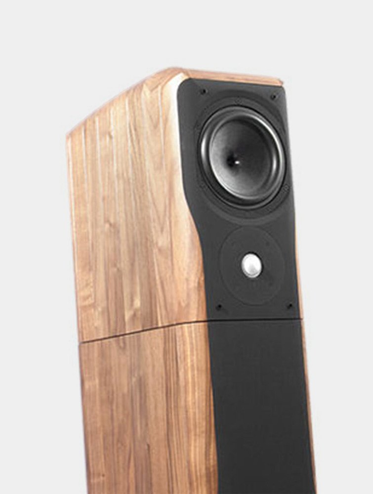 Chario Loudspeakers - Handcrated in Italy since 1975