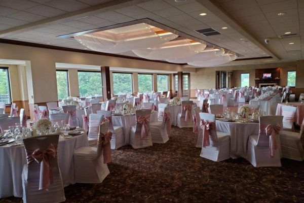 wedding venue in barn
