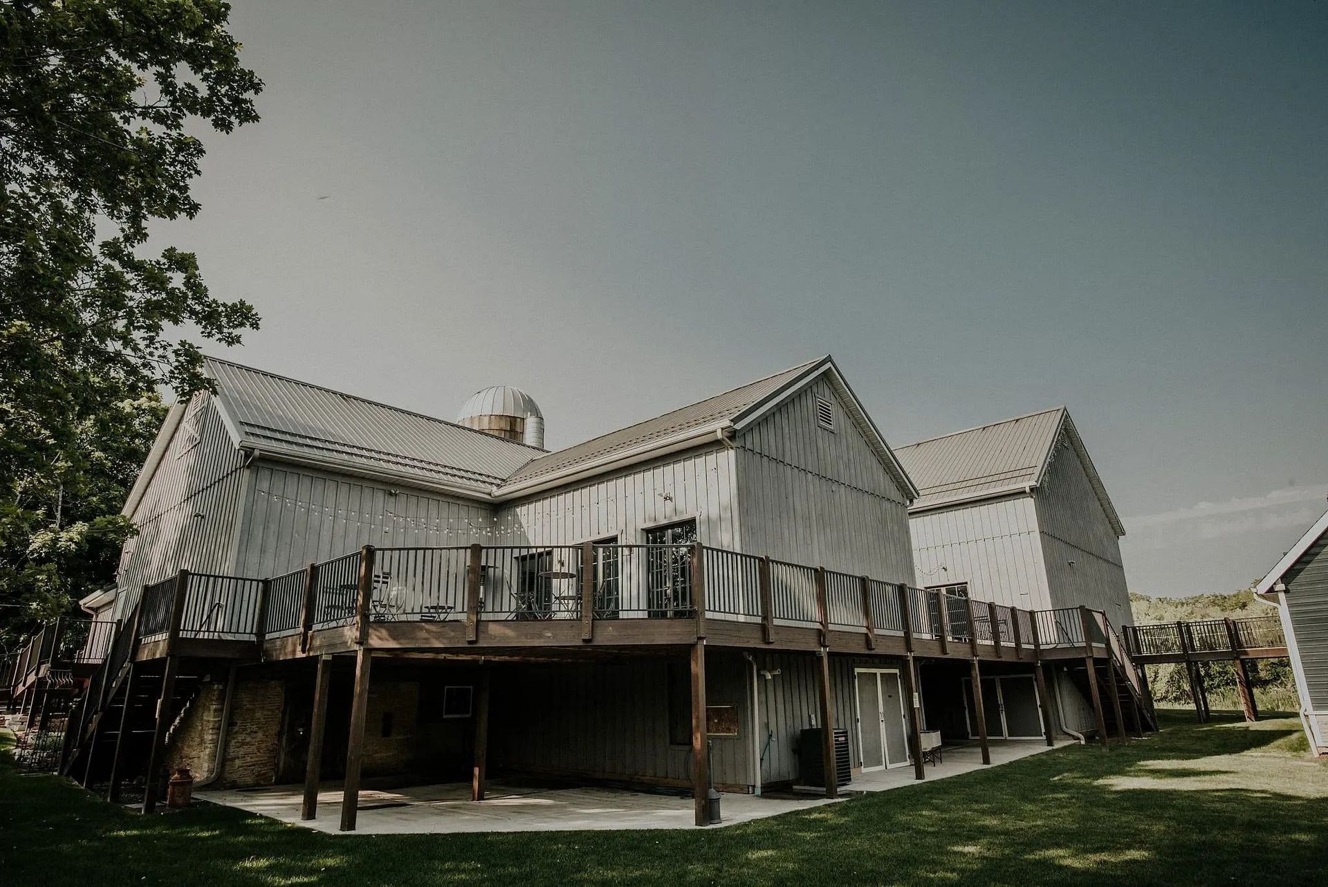 barn wedding venue in wisconsin