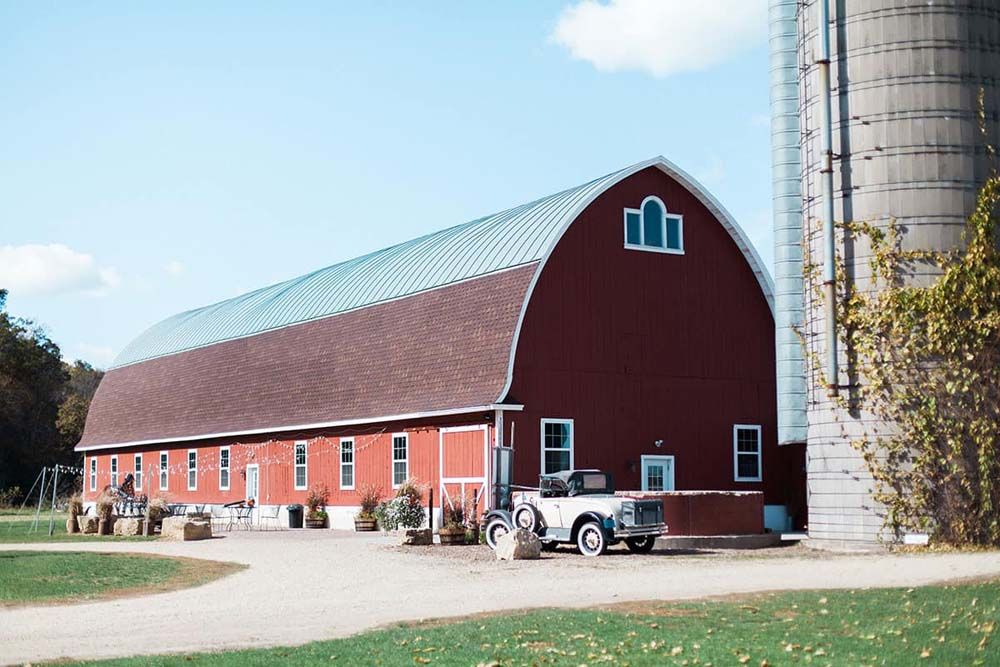 barn wedding venue in wisconsin