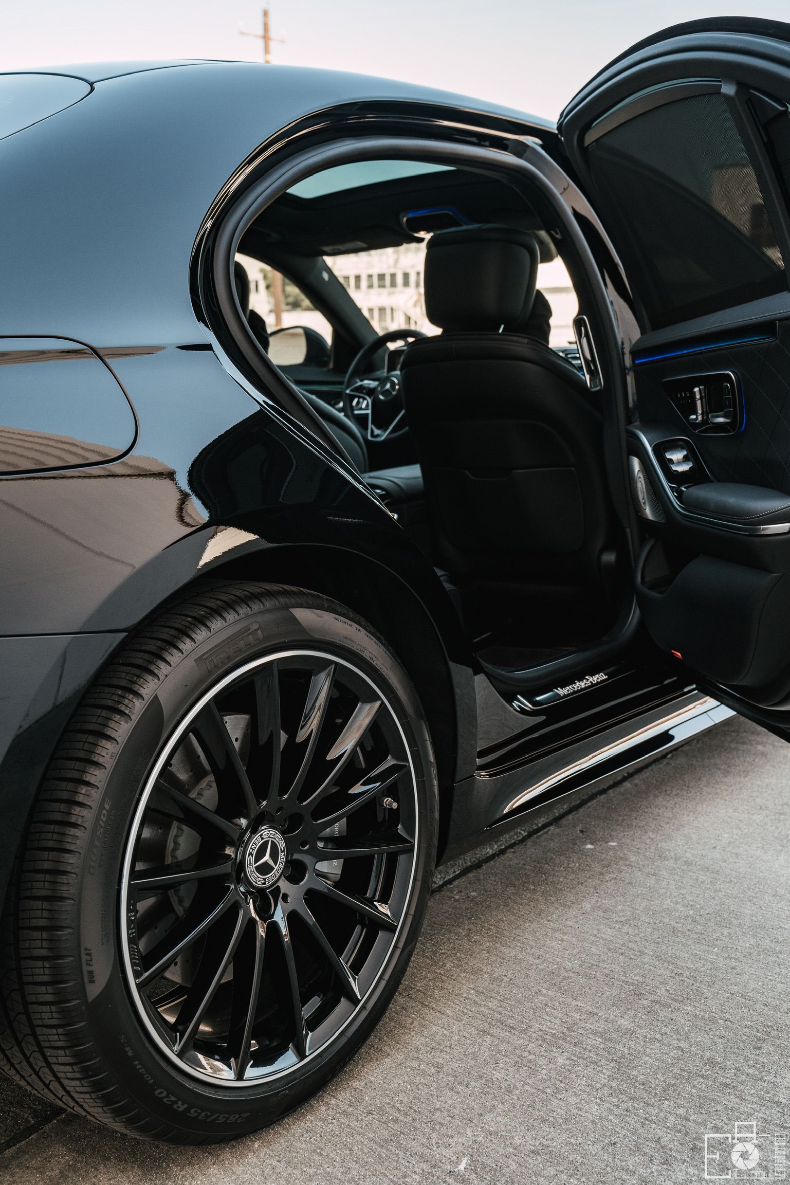 MGL Limo black car service in San Francisco with luxury sedan and SUV