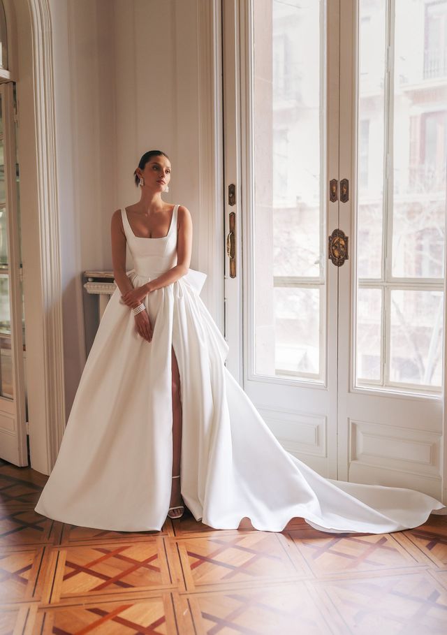 Designer Wedding Dresses & Bridal Gowns