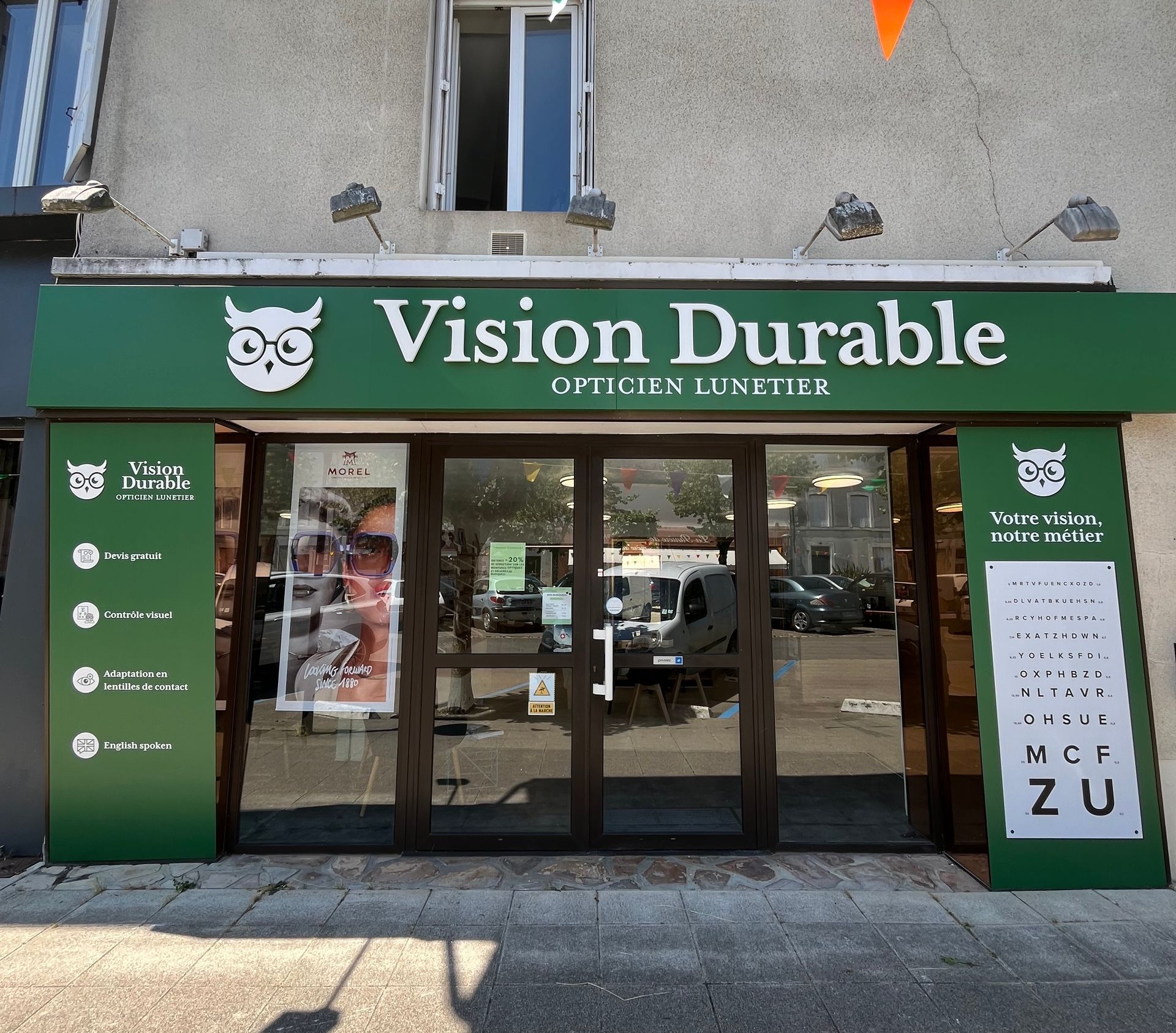 Devanture de magasin d'optique Vision Durable