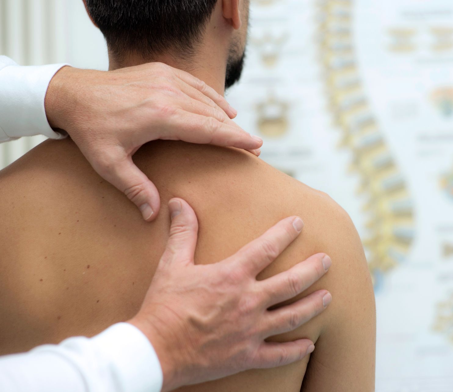 Visita neurologica sulla colonna vertebrale - Neurochirurgia Brembate Bergamo