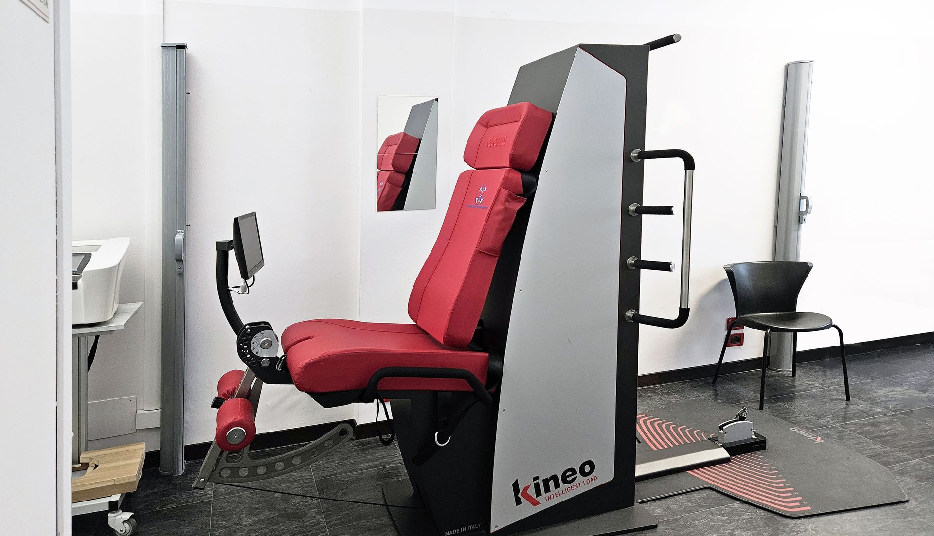 Macchinario Kineo Intelligent Load per riabilitazione muscolare - Poliambulatorio Minervini Bruno Brembate