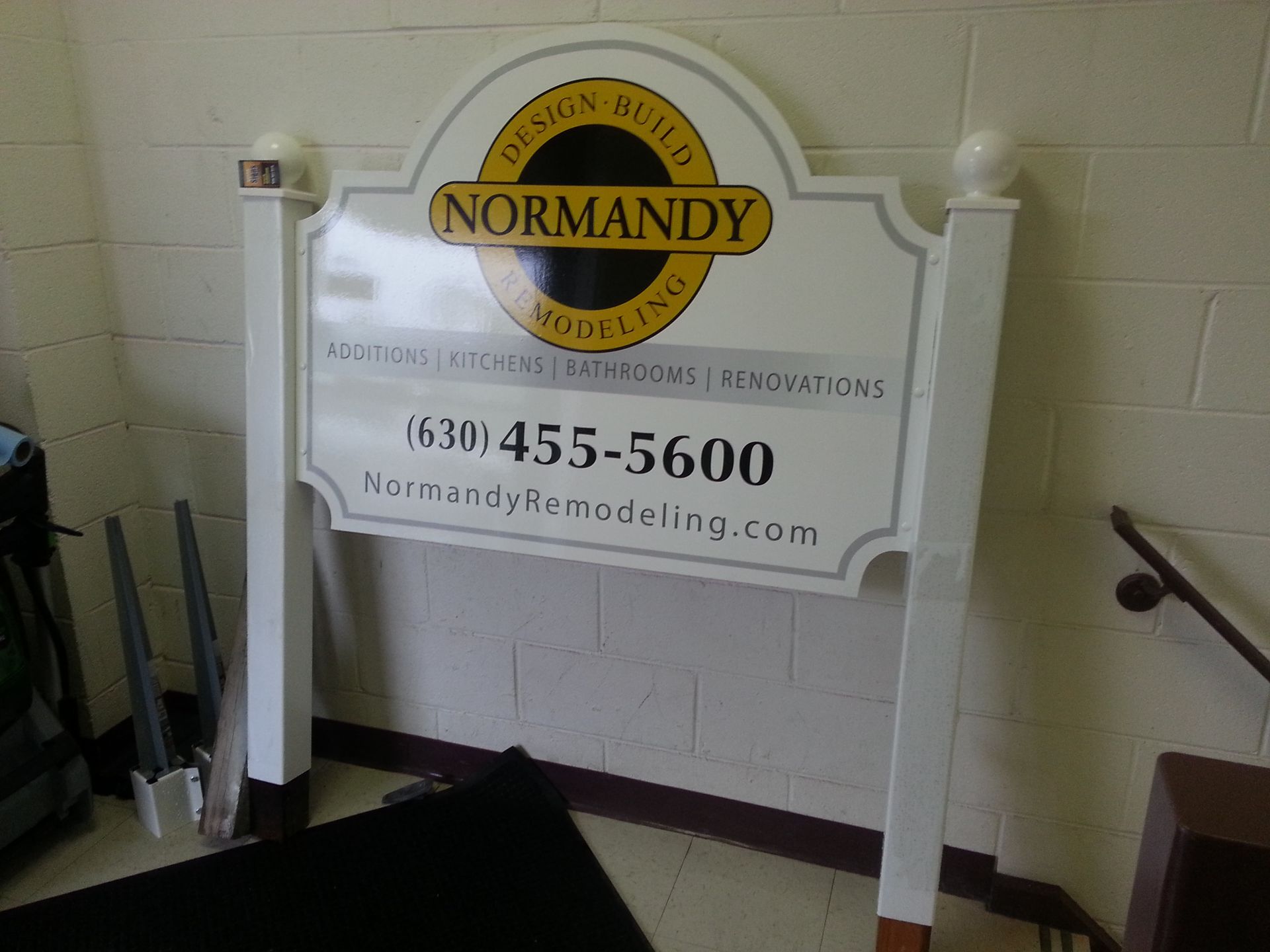 kovar custom sign