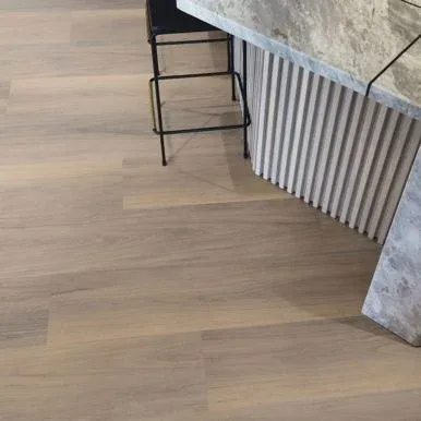 Light vinyl flooring in an entrance way