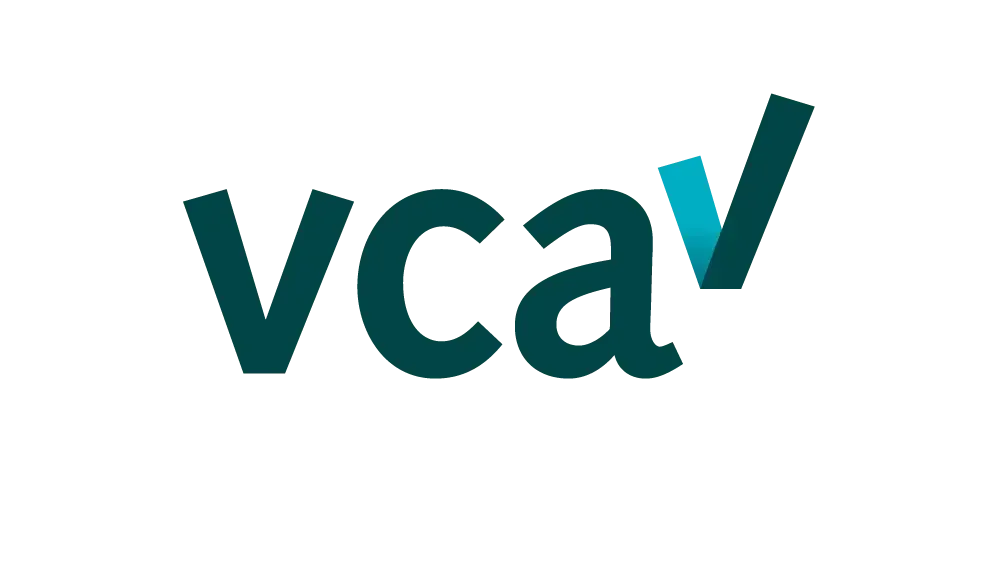 Een blauw en wit logo voor vcav op een witte achtergrond.