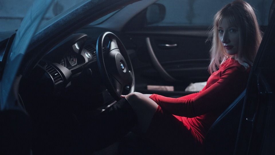 woman in car | KC Auto Solutions