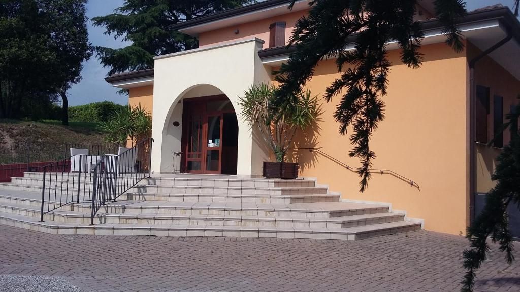ingresso Albergo Villa del Poeta