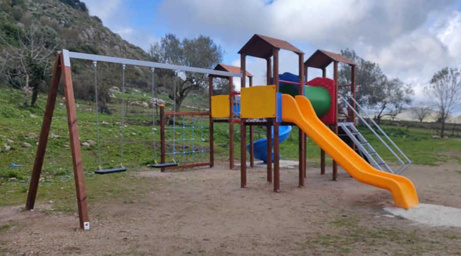 agriturismo con scivolo per bambini