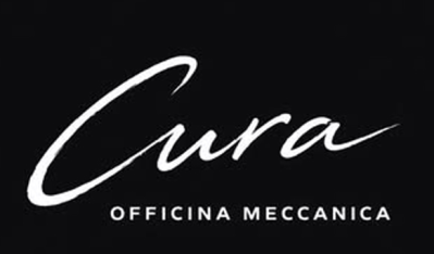 Logo di Cura Officina Meccanica in scritta bianca su sfondo nero
