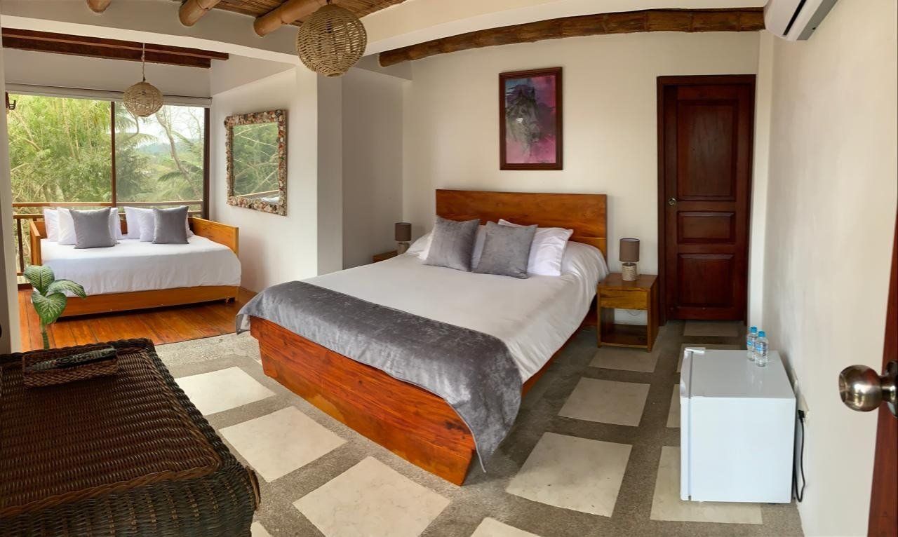 Elegant  and cozy room overlooking gardens