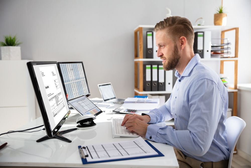 A CRA checking for data quality and accuracy regarding publicly available criminal records
