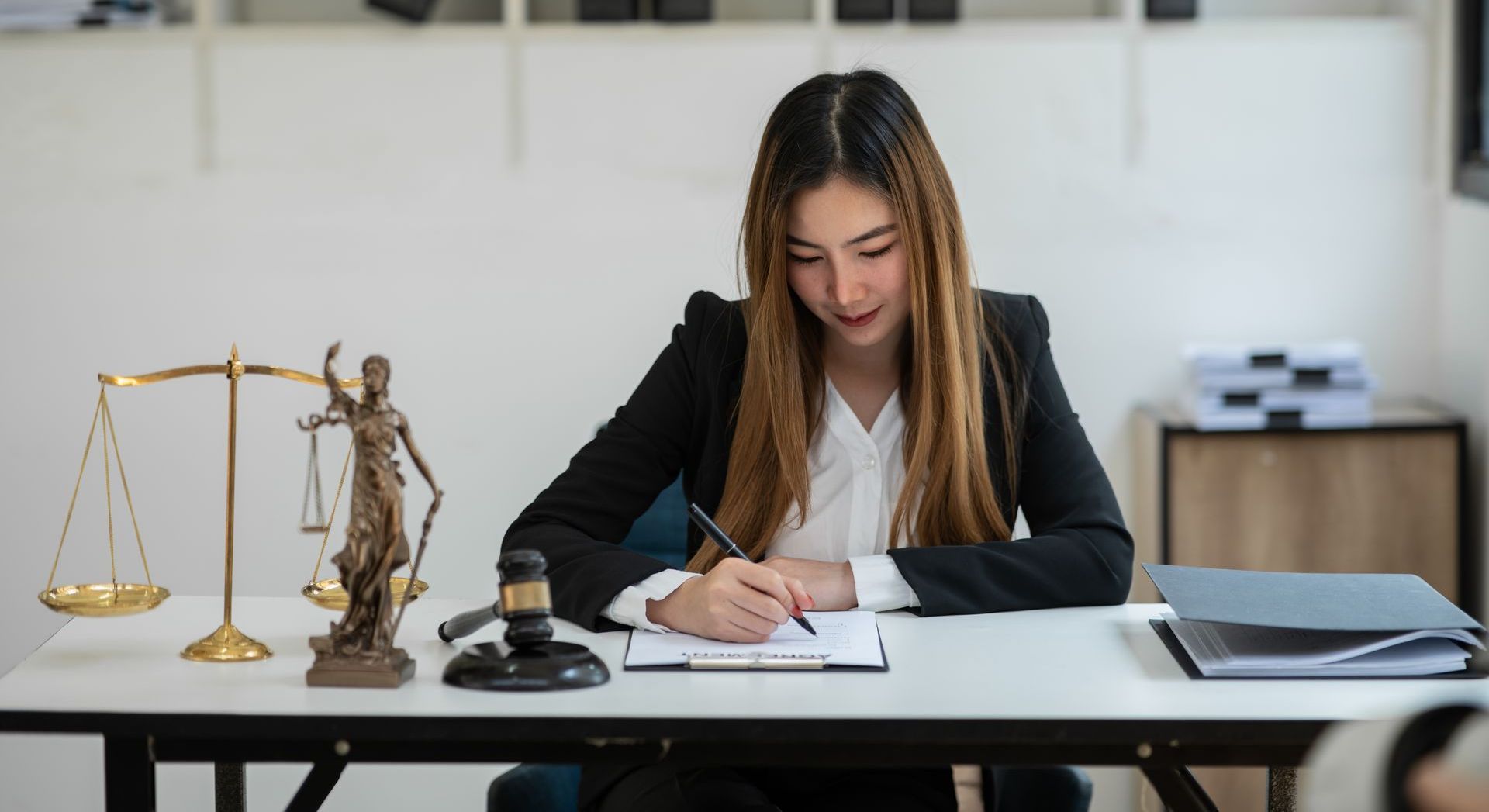 A young Asian-American court runner is using tips to work with the new DOB redactions in California.
