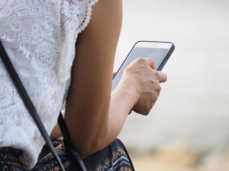 Gestão do Uso de Celulares e Grupos de WhatsApp nas Empresas: Limites,  Responsabilidades e Impactos