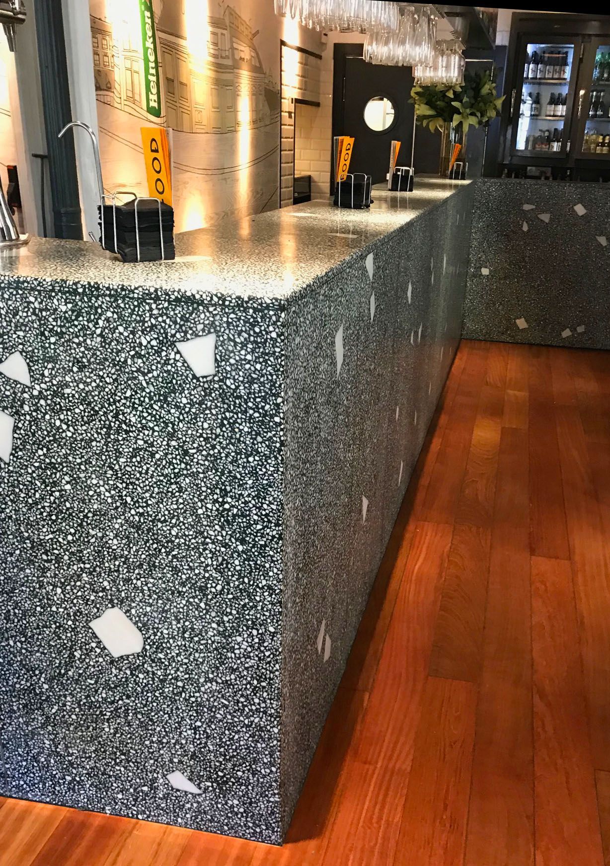 terrazo paneles y marmol