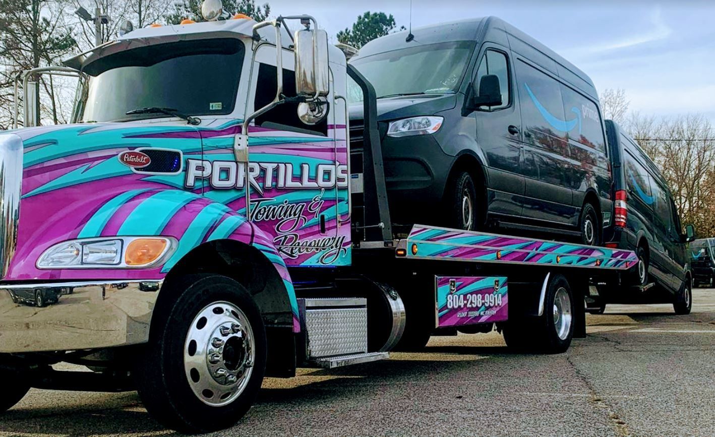 Portillo’s Towing & Heavy duty recovery truck repair logo