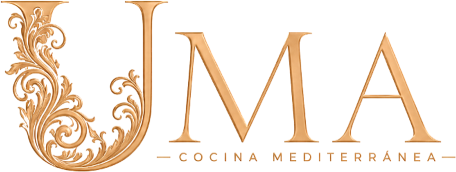 Logotipo dorado ornamentado &ldquo;JMA&rdquo; con &ldquo;JOSE MARI CIMA&rdquo; debajo sobre un fondo blanco.