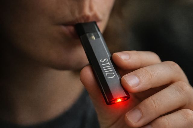 vape battery flashing red Why Is My Stiiizy When I Hit It fifty bar 20k Flavor:Apple Peach Mango Gov. Pritzker signs bill