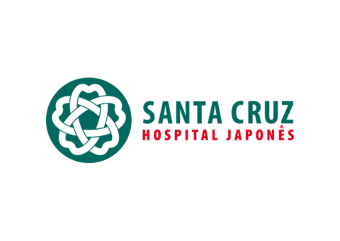 O logotipo do hospital japonês santa cruz é um círculo verde com um nó celta no meio.