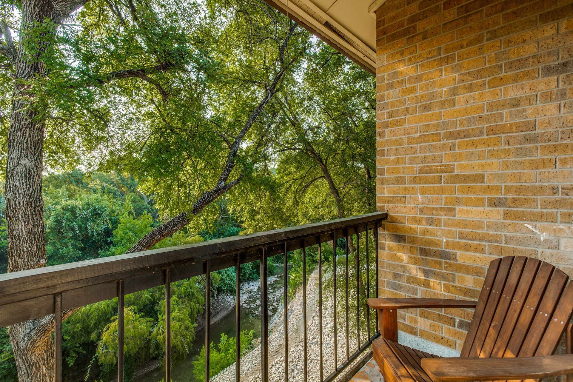 balcony