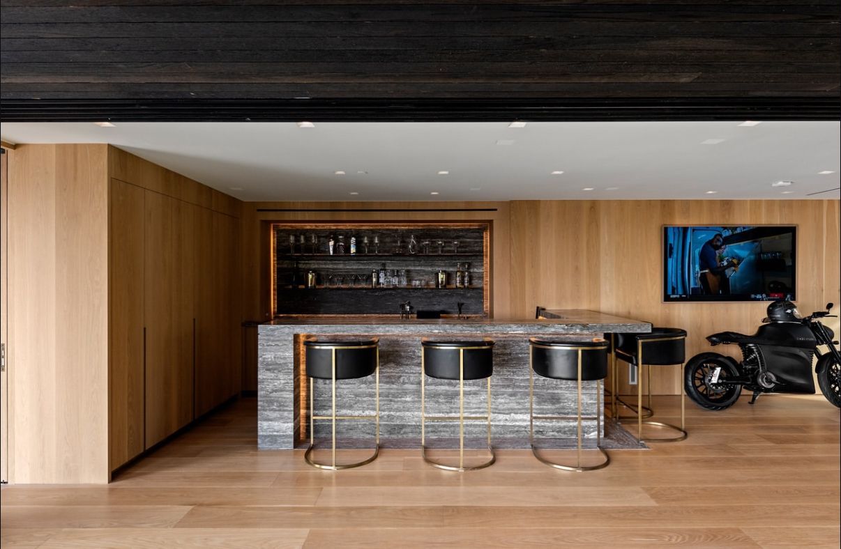 Build a Downstairs Bar for Your Home in Mid-MO With Big Tree Construction's Professionals